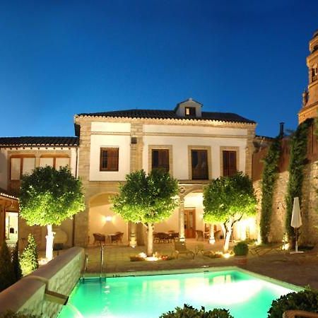 Hotel Puerta De La Luna Baeza Exterior photo